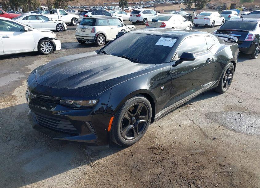 Photo 2 of 2018 Chevrolet Camaro 1LT (VIN 1G1FB1RS8J0186623)