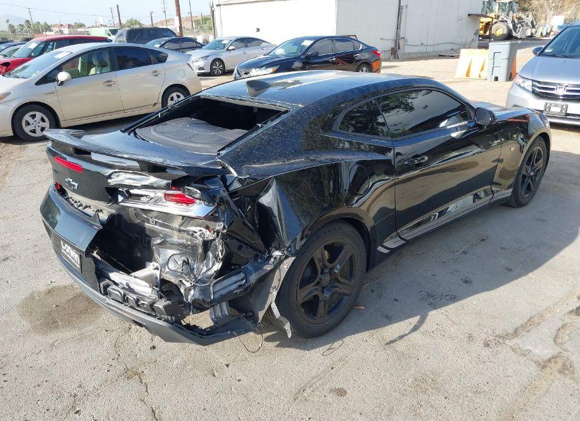 Photo 4 of 2018 Chevrolet Camaro 1LT (VIN 1G1FB1RS8J0186623)