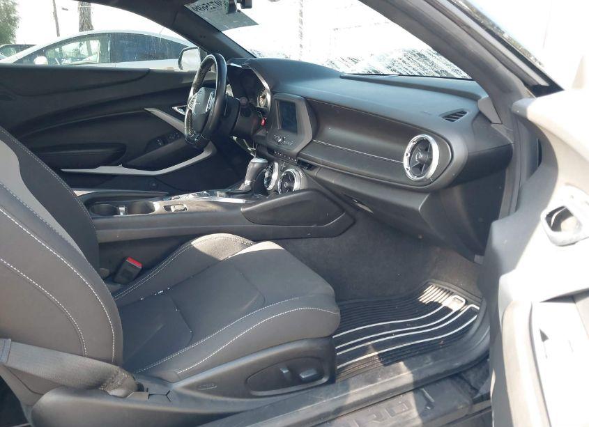 Photo 5 of 2018 Chevrolet Camaro 1LT (VIN 1G1FB1RS8J0186623)