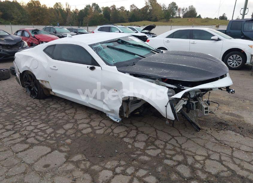 2021 Chevrolet Camaro RWD 1LT (VIN 1G1FB1RS8M0100909) main photo
