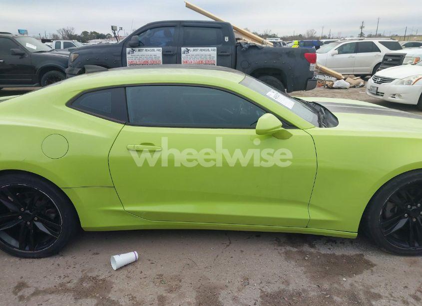 Photo 13 of 2016 Chevrolet Camaro 1LT (VIN 1G1FB1RS9G0131297)