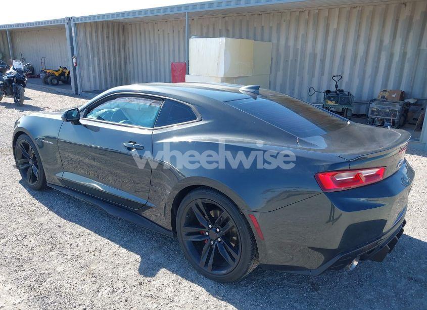 Photo 3 of 2018 Chevrolet Camaro 1LT (VIN 1G1FB1RS9J0190518)