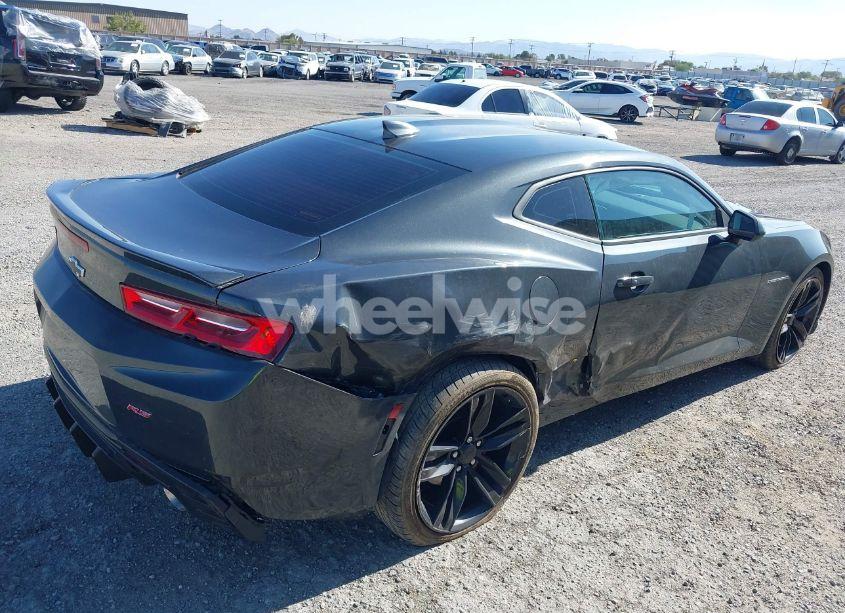 Photo 4 of 2018 Chevrolet Camaro 1LT (VIN 1G1FB1RS9J0190518)
