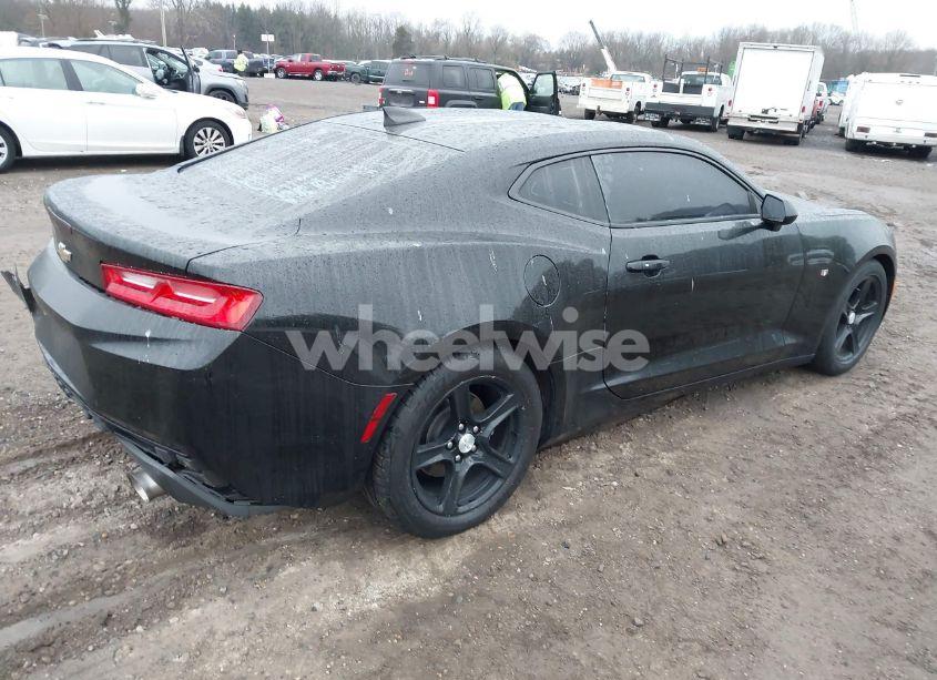 Photo 4 of 2016 Chevrolet Camaro 1LT (VIN 1G1FB1RSXG0170707)