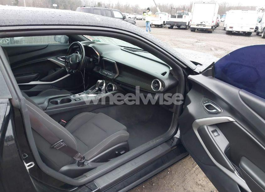 Photo 5 of 2016 Chevrolet Camaro 1LT (VIN 1G1FB1RSXG0170707)