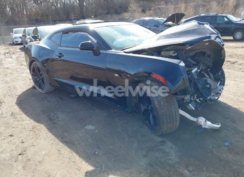 2017 Chevrolet Camaro 1LT (VIN 1G1FB1RSXH0103056) main photo