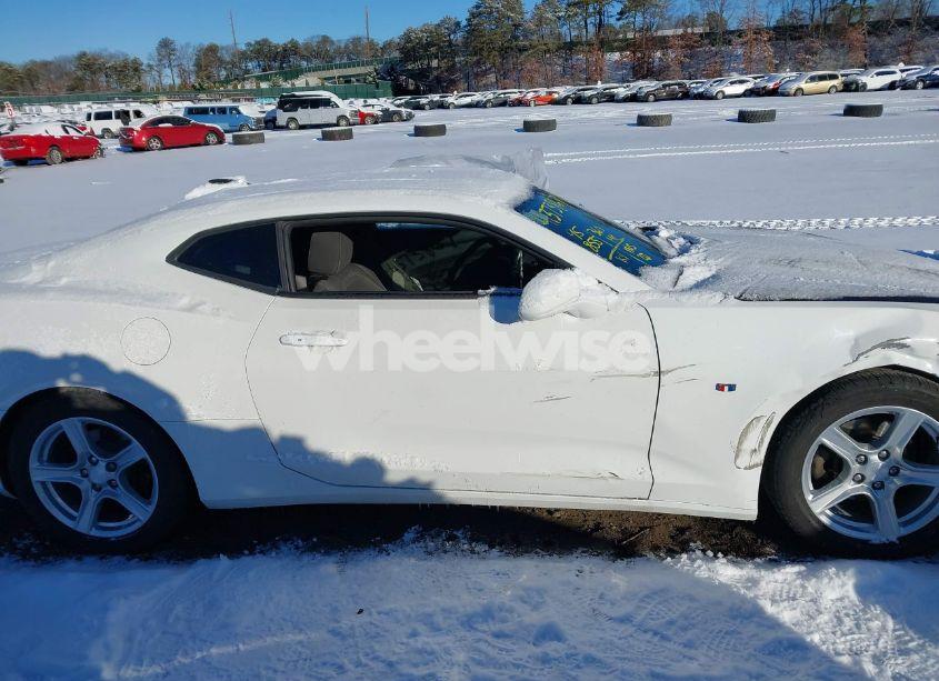 Photo 13 of 2017 Chevrolet Camaro 1LT (VIN 1G1FB1RSXH0180994)
