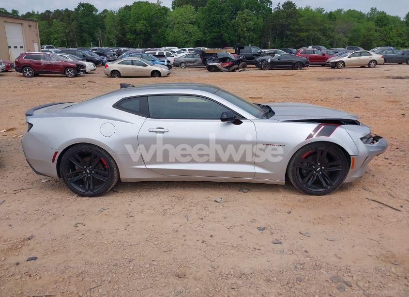 Photo 13 of 2018 Chevrolet Camaro 1LT (VIN 1G1FB1RSXJ0153350)