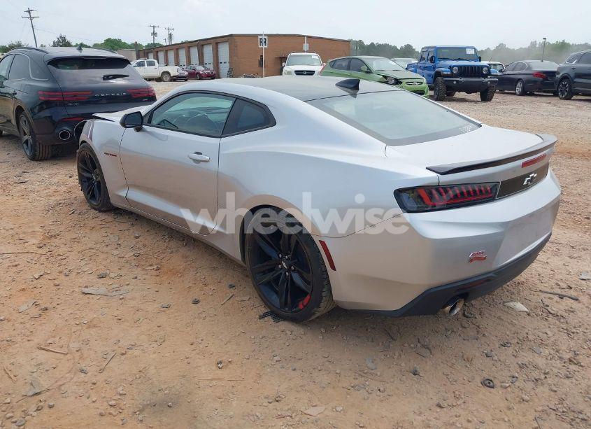 Photo 3 of 2018 Chevrolet Camaro 1LT (VIN 1G1FB1RSXJ0153350)