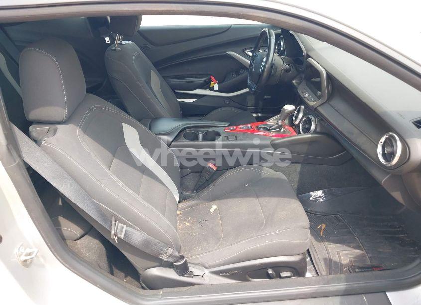 Photo 5 of 2018 Chevrolet Camaro 1LT (VIN 1G1FB1RSXJ0153350)