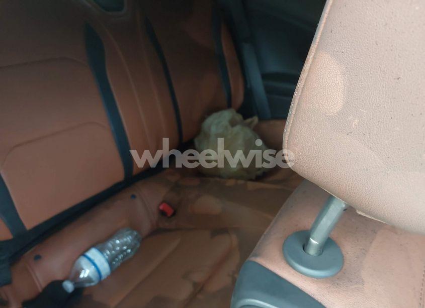 Photo 8 of 2019 Chevrolet Camaro 1LT (VIN 1G1FB1RSXK0127994)