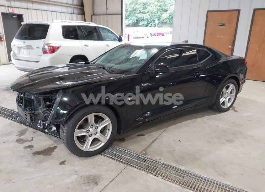 Photo 2 of 2020 Chevrolet Camaro RWD 1LT (VIN 1G1FB1RSXL0110503)