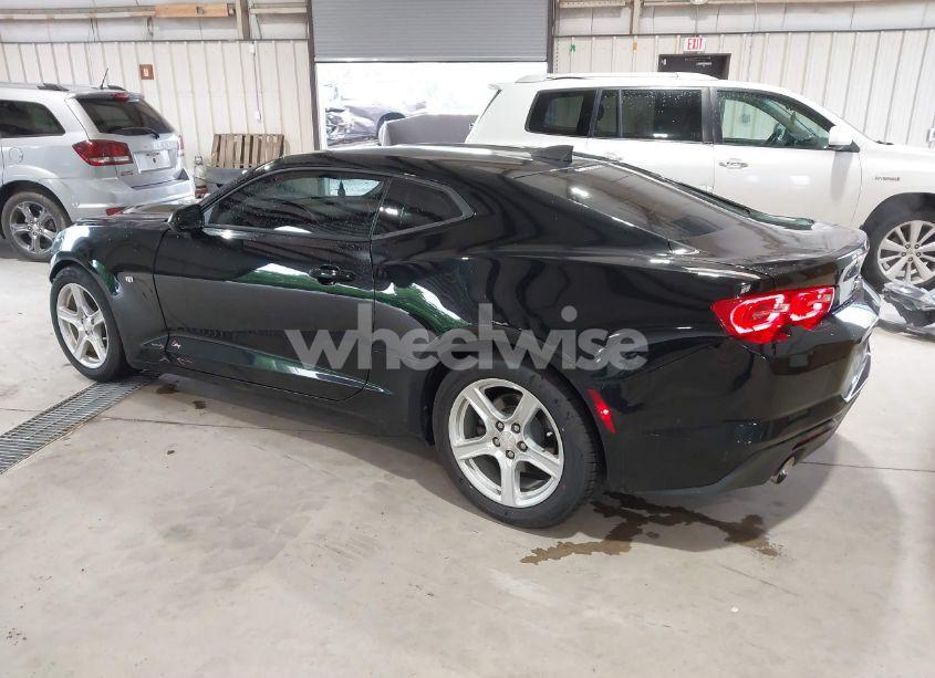 Photo 3 of 2020 Chevrolet Camaro RWD 1LT (VIN 1G1FB1RSXL0110503)