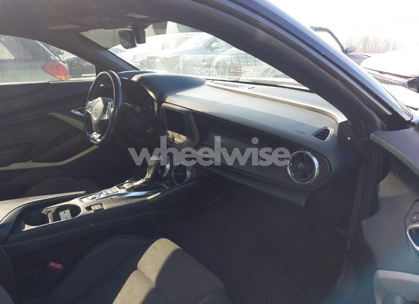 Photo 5 of 2020 Chevrolet Camaro RWD 1LT (VIN 1G1FB1RSXL0112266)