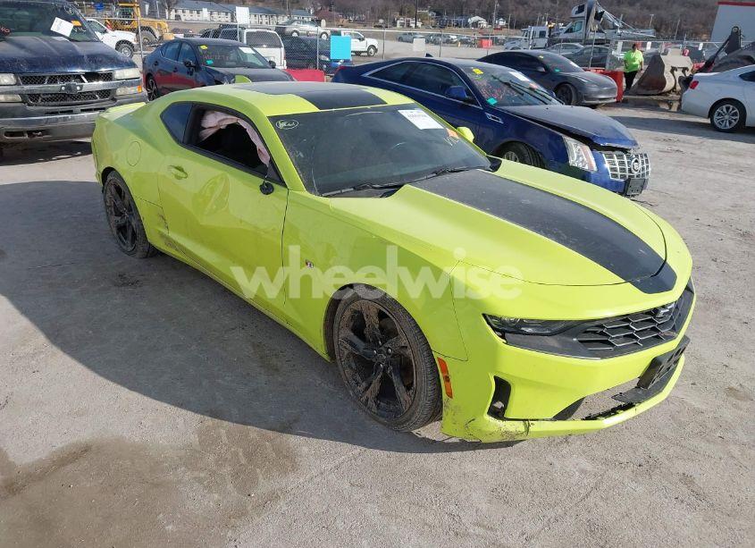 2020 Chevrolet Camaro RWD 1LT (VIN 1G1FB1RSXL0130718) main photo