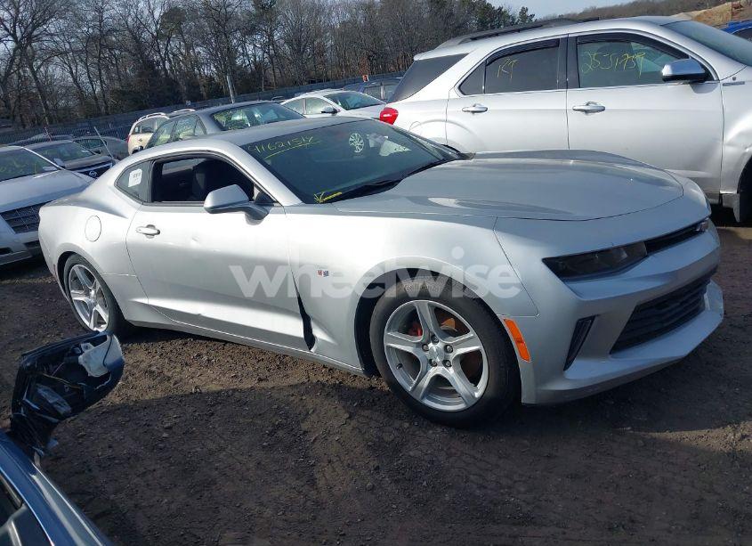 Photo 12 of 2018 Chevrolet Camaro 1LT (VIN 1G1FB1RX0J0138075)