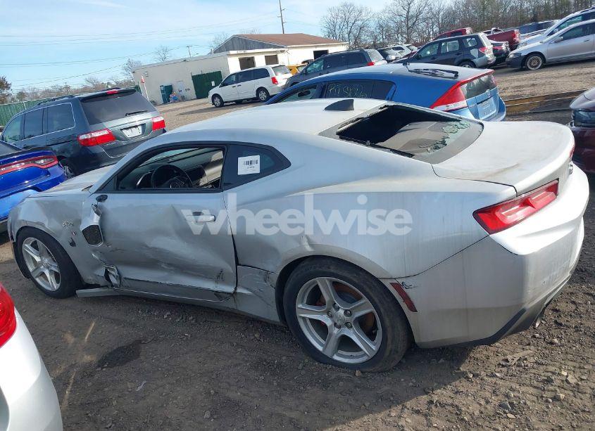Photo 13 of 2018 Chevrolet Camaro 1LT (VIN 1G1FB1RX0J0138075)
