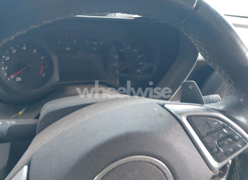 Photo 7 of 2018 Chevrolet Camaro 1LT (VIN 1G1FB1RX0J0138075)