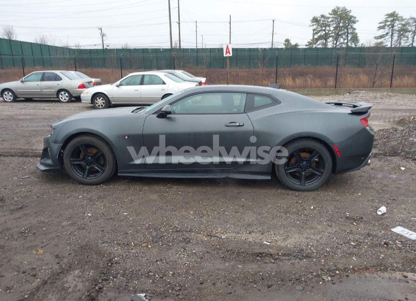 Photo 14 of 2017 Chevrolet Camaro 1LT (VIN 1G1FB1RX1H0119836)
