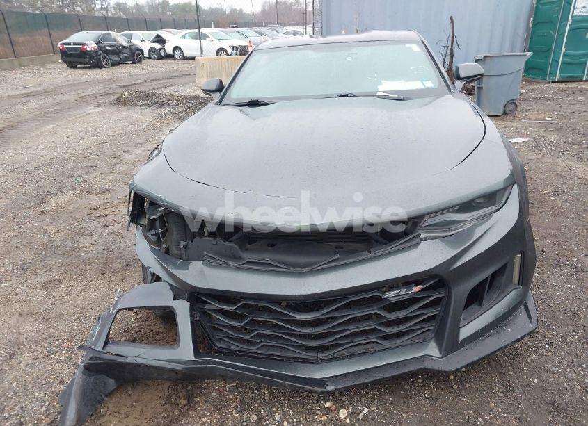 Photo 6 of 2017 Chevrolet Camaro 1LT (VIN 1G1FB1RX1H0119836)