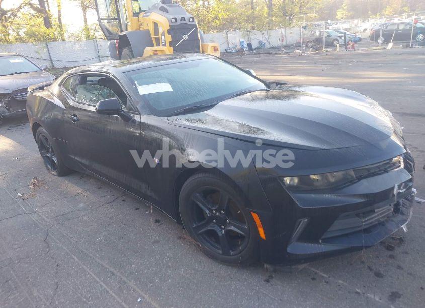 2018 Chevrolet Camaro 1LT (VIN 1G1FB1RX1J0110205) main photo