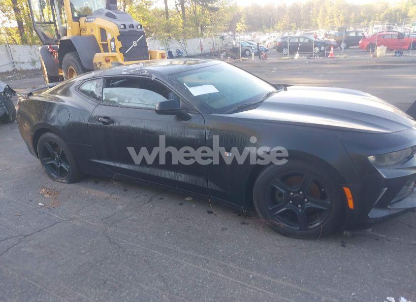 Photo 13 of 2018 Chevrolet Camaro 1LT (VIN 1G1FB1RX1J0110205)