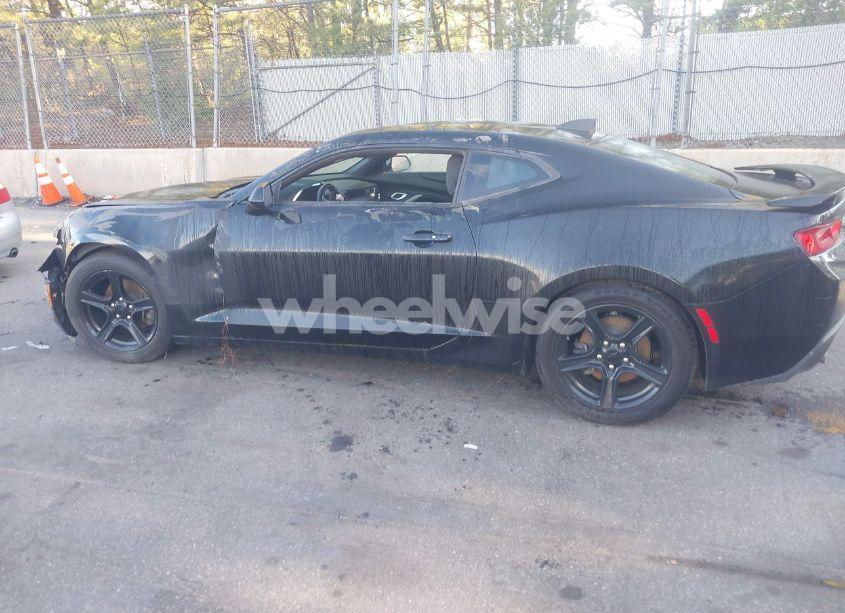 Photo 14 of 2018 Chevrolet Camaro 1LT (VIN 1G1FB1RX1J0110205)