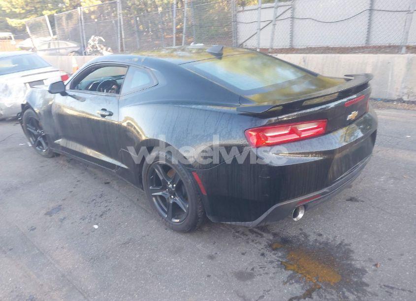 Photo 3 of 2018 Chevrolet Camaro 1LT (VIN 1G1FB1RX1J0110205)