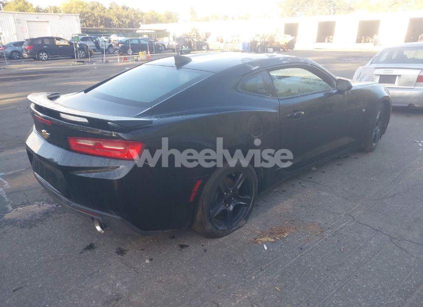 Photo 4 of 2018 Chevrolet Camaro 1LT (VIN 1G1FB1RX1J0110205)