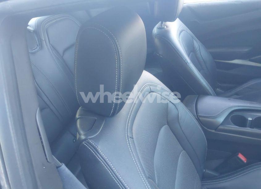 Photo 8 of 2018 Chevrolet Camaro 1LT (VIN 1G1FB1RX1J0110205)