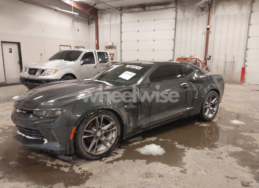 Photo 2 of 2018 Chevrolet Camaro 1LT (VIN 1G1FB1RX1J0182182)