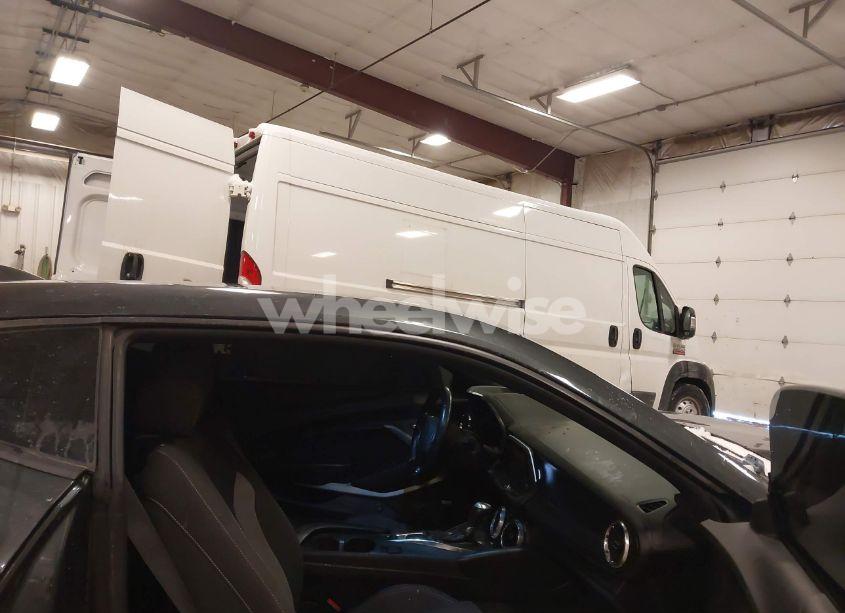 Photo 5 of 2018 Chevrolet Camaro 1LT (VIN 1G1FB1RX1J0182182)