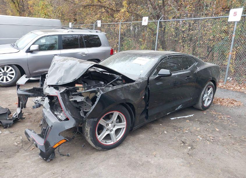 Photo 2 of 2018 Chevrolet Camaro 1LT (VIN 1G1FB1RX1J0183493)