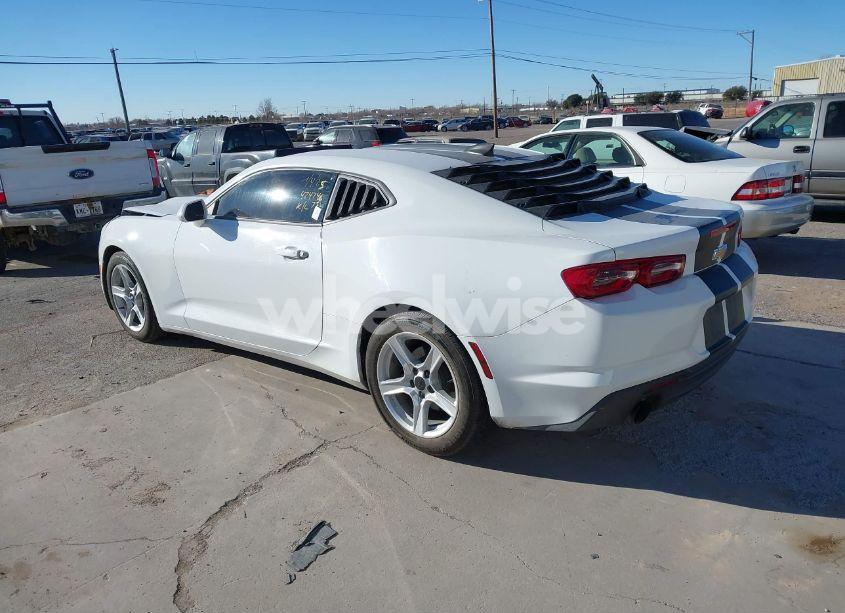 Photo 3 of 2020 Chevrolet Camaro RWD 1LT (VIN 1G1FB1RX1L0104908)