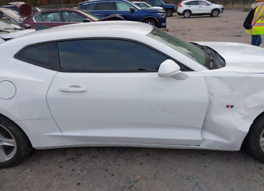 Photo 13 of 2016 Chevrolet Camaro 1LT (VIN 1G1FB1RX2G0167599)