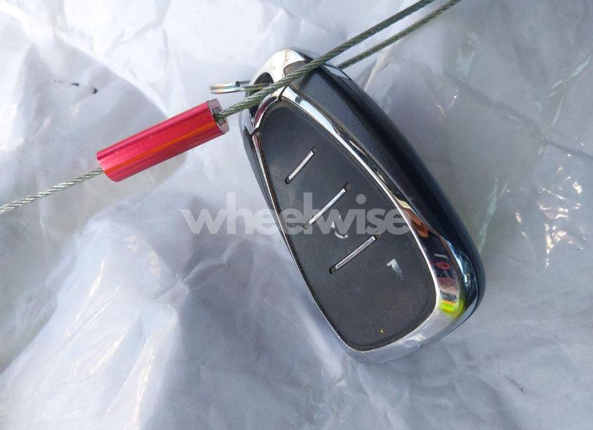 Photo 11 of 2017 Chevrolet Camaro 1LT (VIN 1G1FB1RX2H0148214)