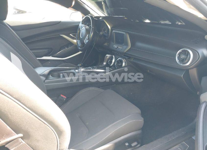 Photo 5 of 2017 Chevrolet Camaro 1LT (VIN 1G1FB1RX2H0148214)