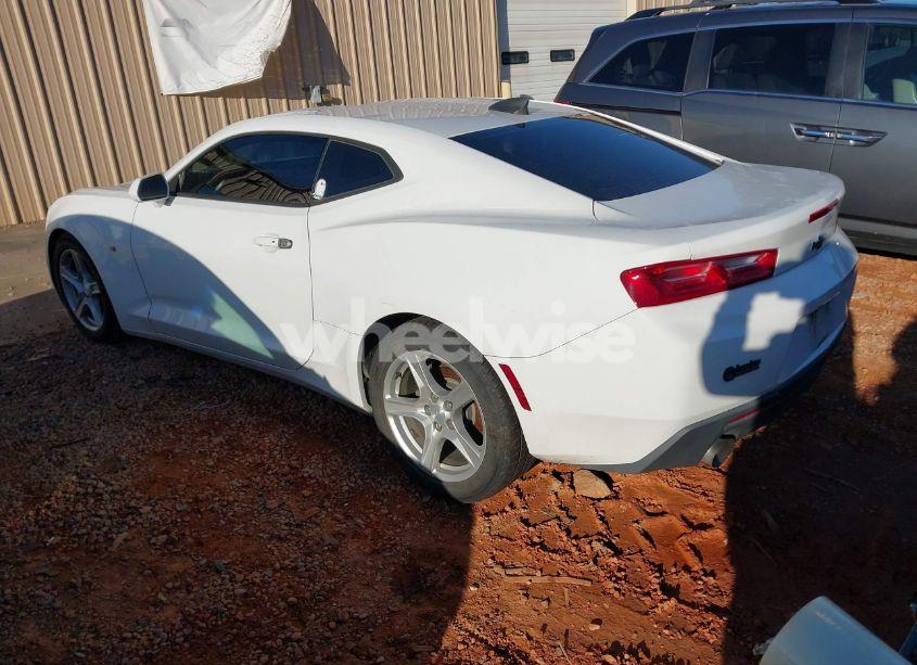 Photo 3 of 2018 Chevrolet Camaro 1LT (VIN 1G1FB1RX2J0147098)