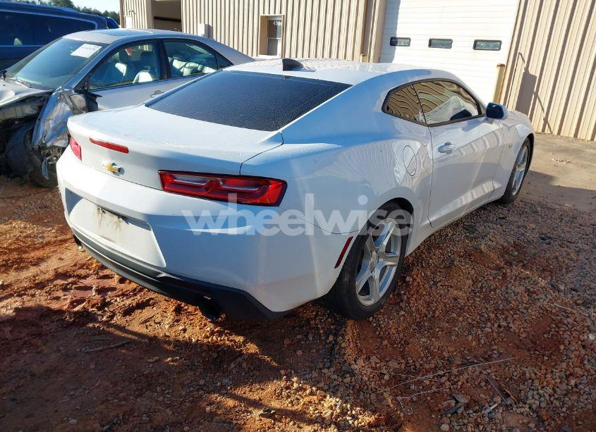 Photo 4 of 2018 Chevrolet Camaro 1LT (VIN 1G1FB1RX2J0147098)