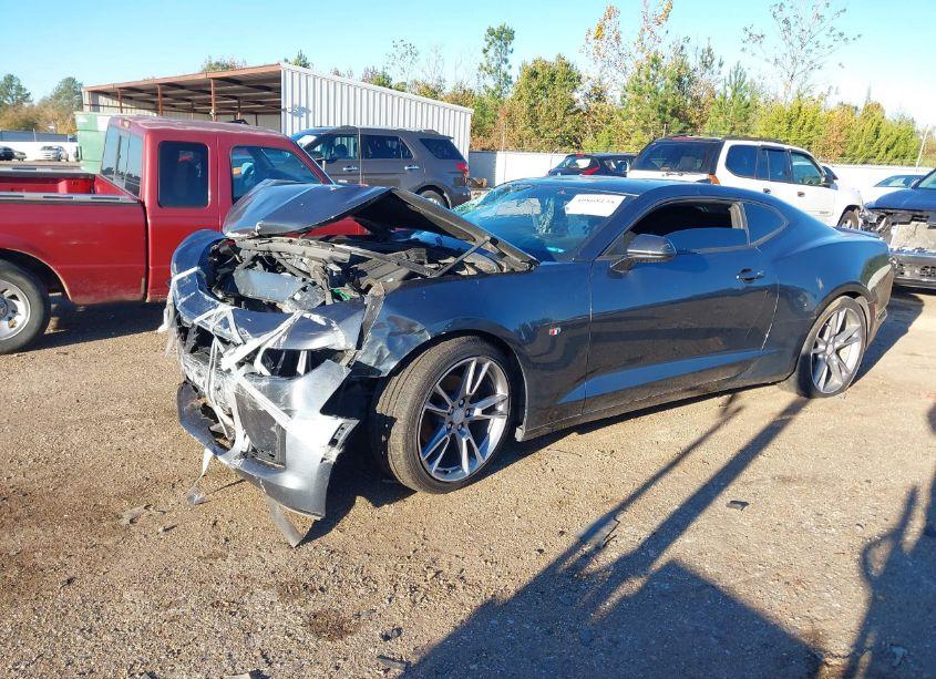Photo 2 of 2019 Chevrolet Camaro 1LT (VIN 1G1FB1RX2K0112904)