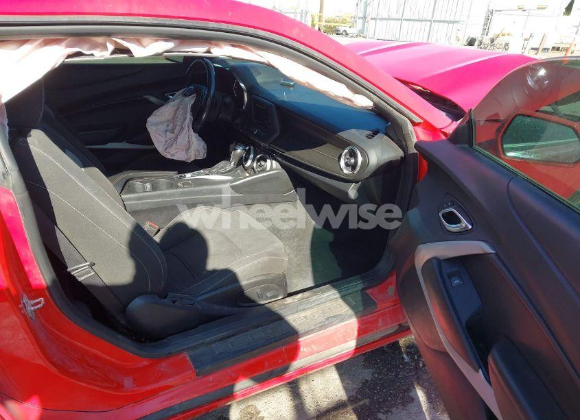 Photo 5 of 2020 Chevrolet Camaro RWD 1LT (VIN 1G1FB1RX2L0122611)