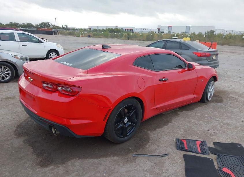 Photo 4 of 2022 Chevrolet Camaro RWD 1LT (VIN 1G1FB1RX2N0117072)