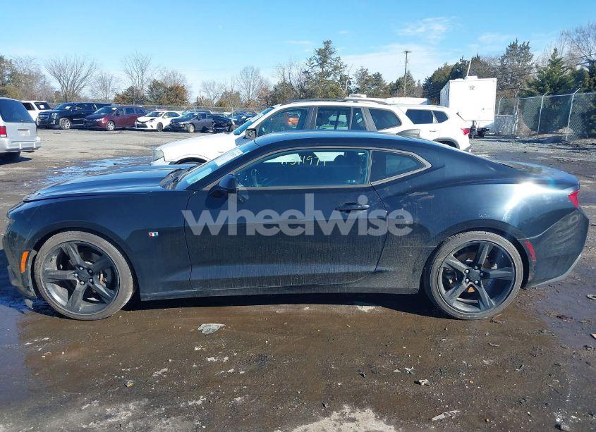 Photo 14 of 2018 Chevrolet Camaro 1LT (VIN 1G1FB1RX3J0191689)
