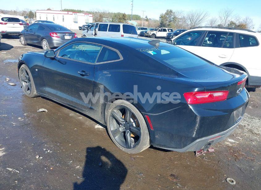 Photo 3 of 2018 Chevrolet Camaro 1LT (VIN 1G1FB1RX3J0191689)