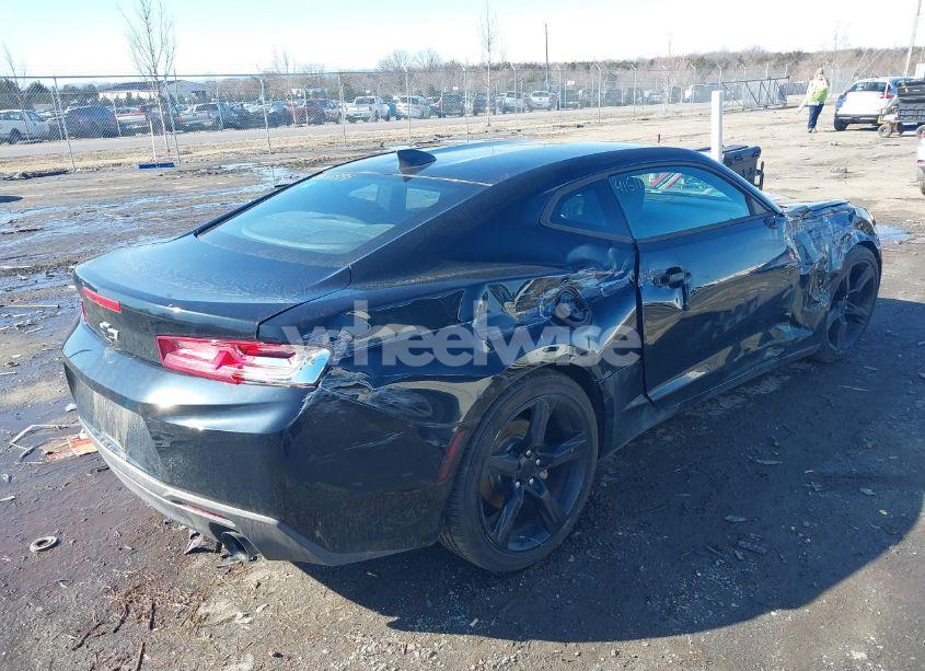 Photo 4 of 2018 Chevrolet Camaro 1LT (VIN 1G1FB1RX3J0191689)