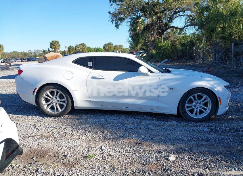 Photo 13 of 2019 Chevrolet Camaro 1LS (VIN 1G1FB1RX3K0125712)