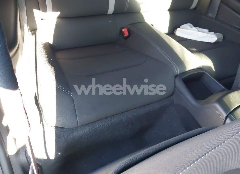 Photo 8 of 2019 Chevrolet Camaro 1LS (VIN 1G1FB1RX3K0125712)