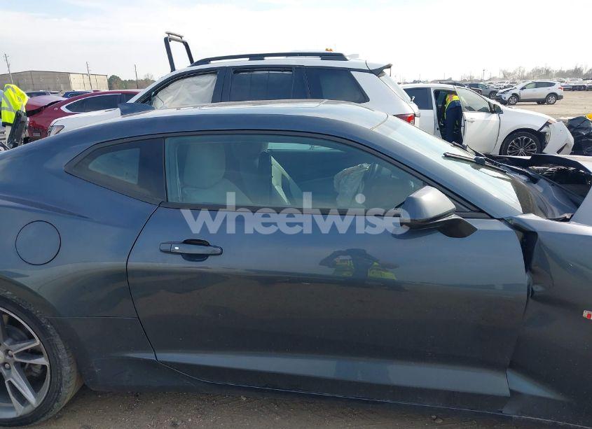 Photo 13 of 2020 Chevrolet Camaro (VIN 1G1FB1RX3L0149770)