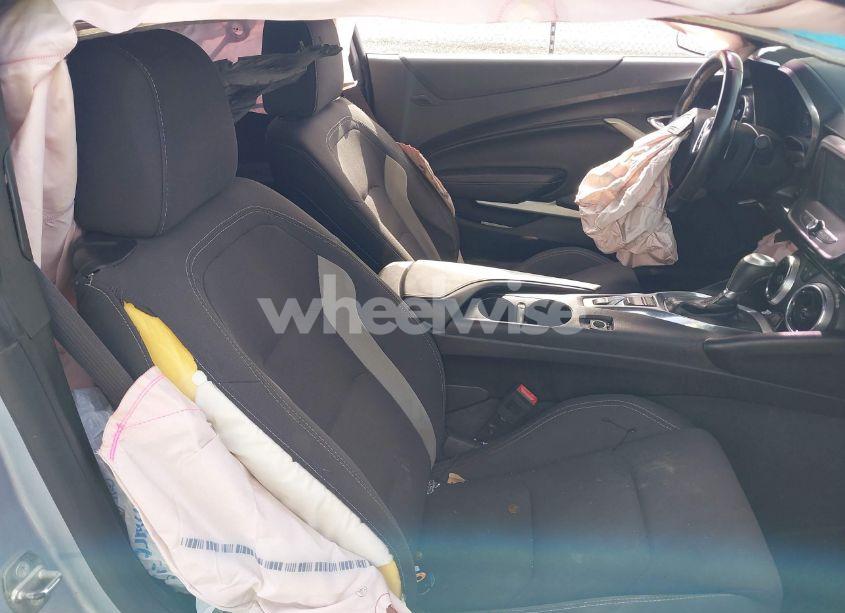 Photo 8 of 2017 Chevrolet Camaro 1LT (VIN 1G1FB1RX4H0184633)