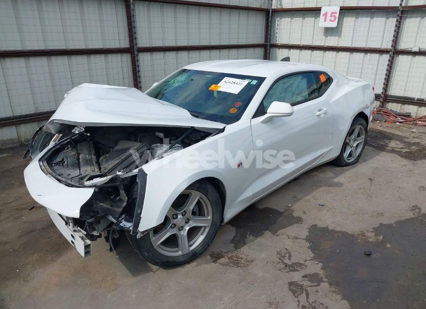 Photo 2 of 2019 Chevrolet Camaro 1LT (VIN 1G1FB1RX4K0114010)